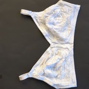 Dynashape Intima Lace Floral Wireless Full Coverage Bra 44D White